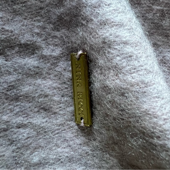 Nina Ricci Gray and Pink Shawl - Picture 6 of 6